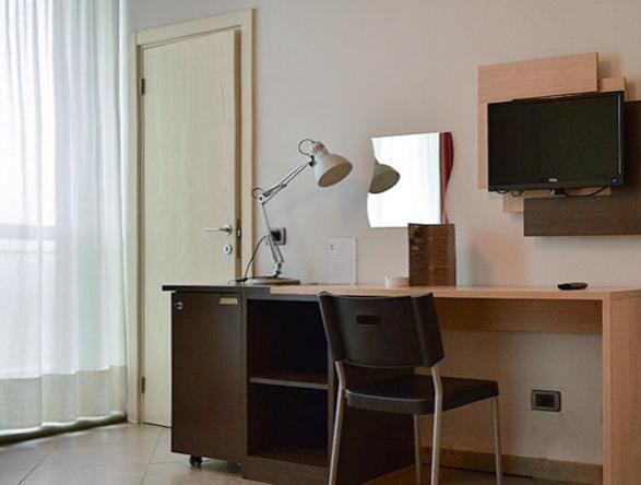 Hotel Lux Модена Экстерьер фото