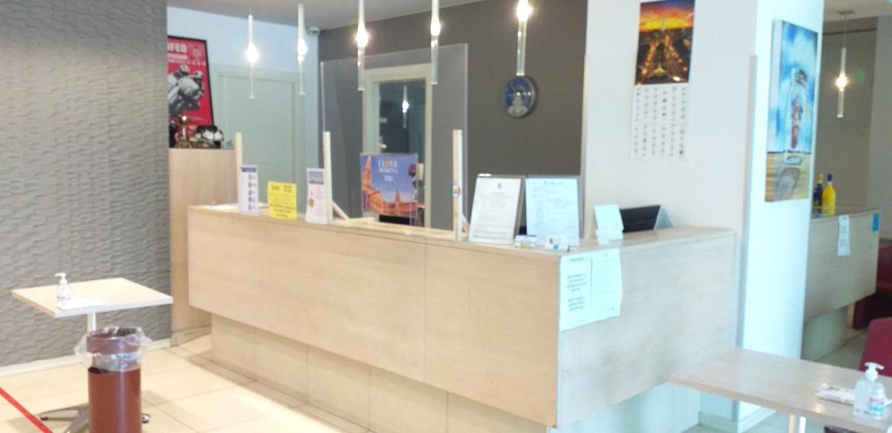 Hotel Lux Модена Экстерьер фото